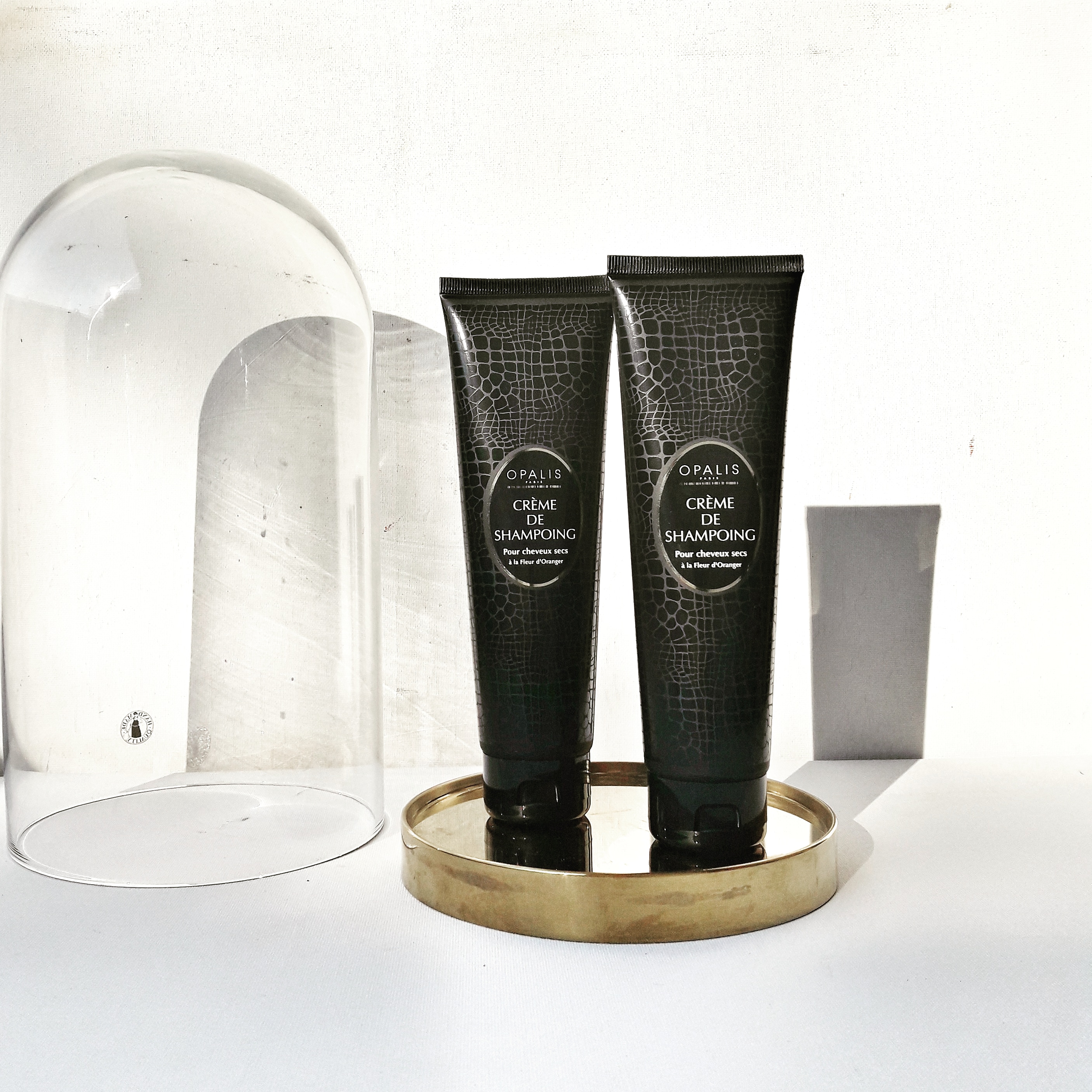 Crème de shampoing pour cheveux sec – 150ml – 29 euros. Disponible sur le site www.thebeautylounge.com & Le Bon Marché - Paris